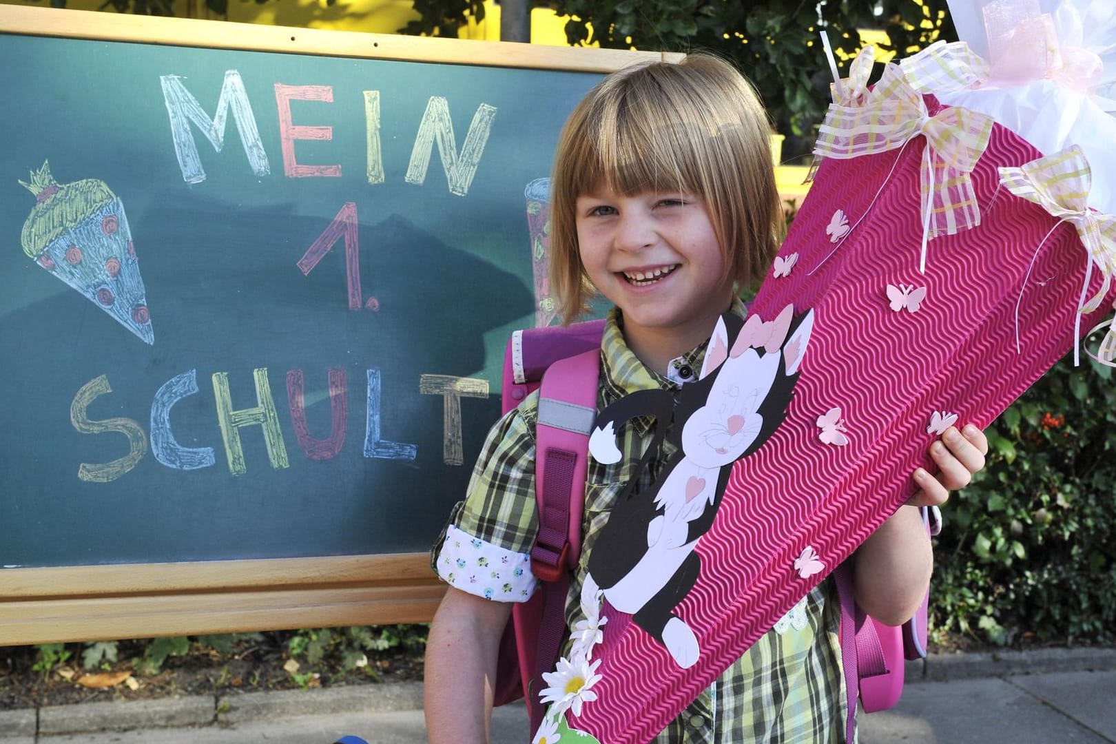 Mit unseren Bastelideen zaubern Sie Ihrem Kind zur Einschulung garantiert ein Lächeln ins Gesicht.