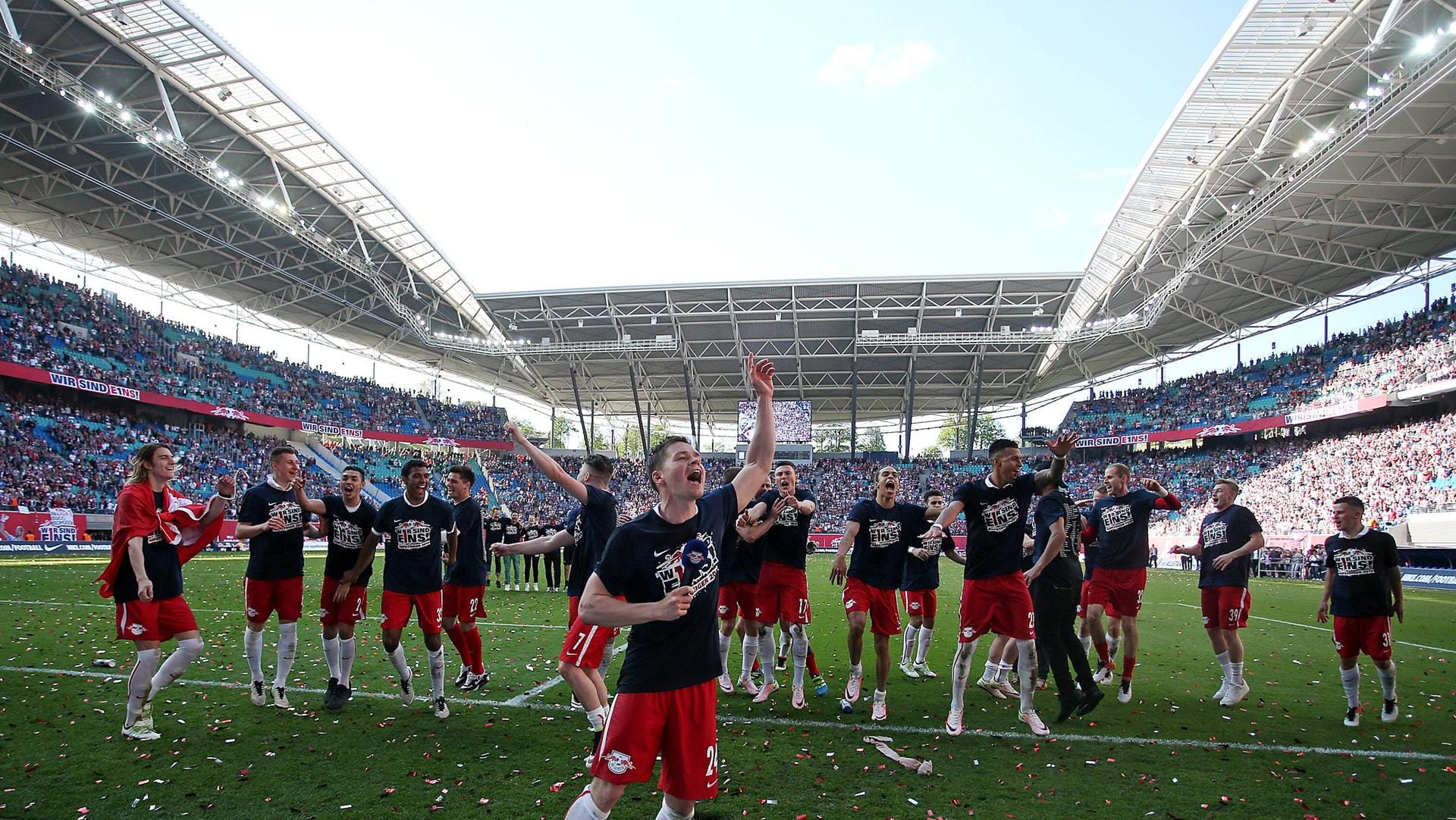 RB Leipzig feierte in der Red Bull Arena den Aufstieg in die Bundesliga.