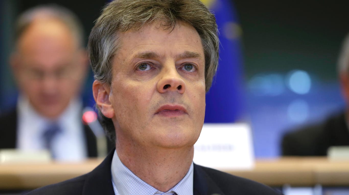 EU-Finanzkommissar Jonathan Hill legt sein Amt nieder.