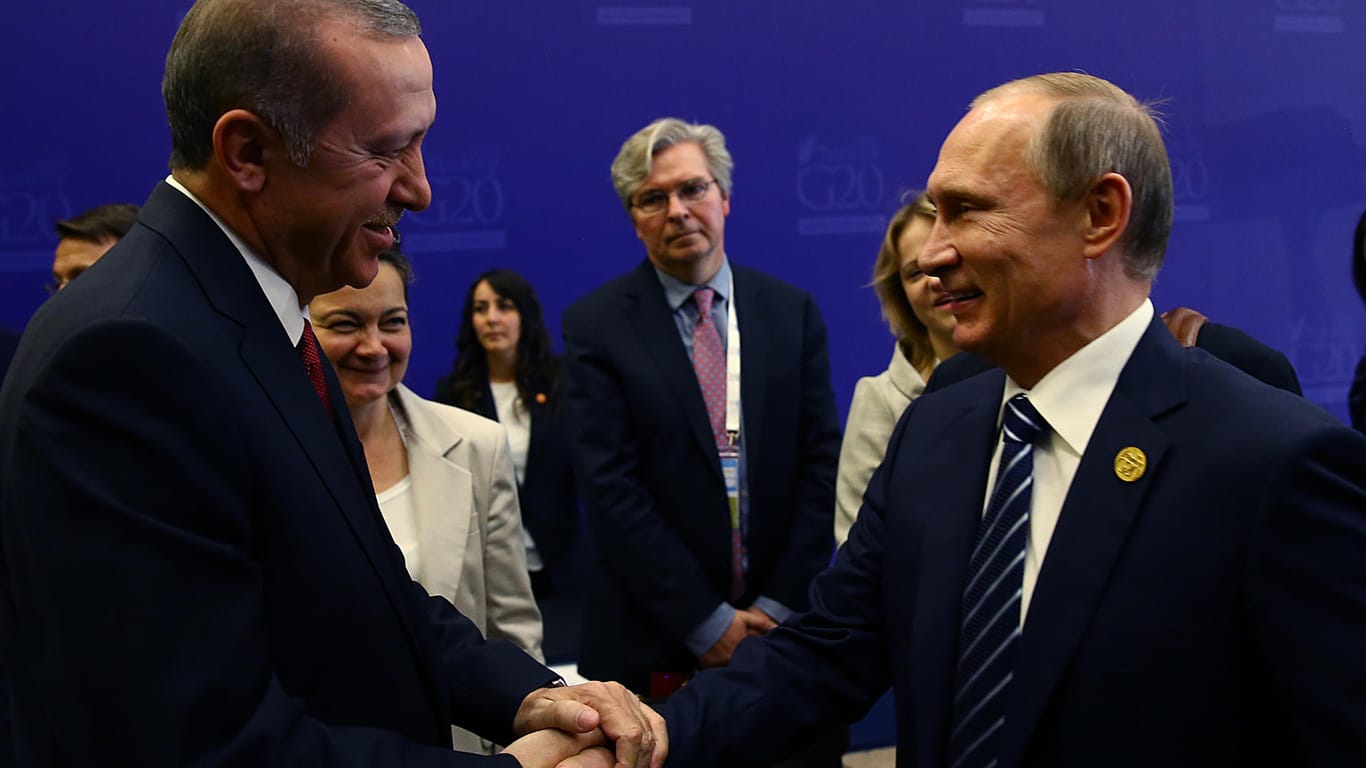 Wollen wieder Freunde werden: Recep Tayyip Erdogan und Wladimir Putin während des G-20-Gipfels im November 2015.