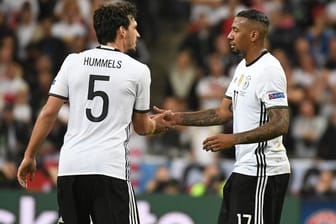 Die Hand drauf: Mats Hummels und Jerome Boateng sorgen dafür, dass die deutsche Abwehr so sicher steht.