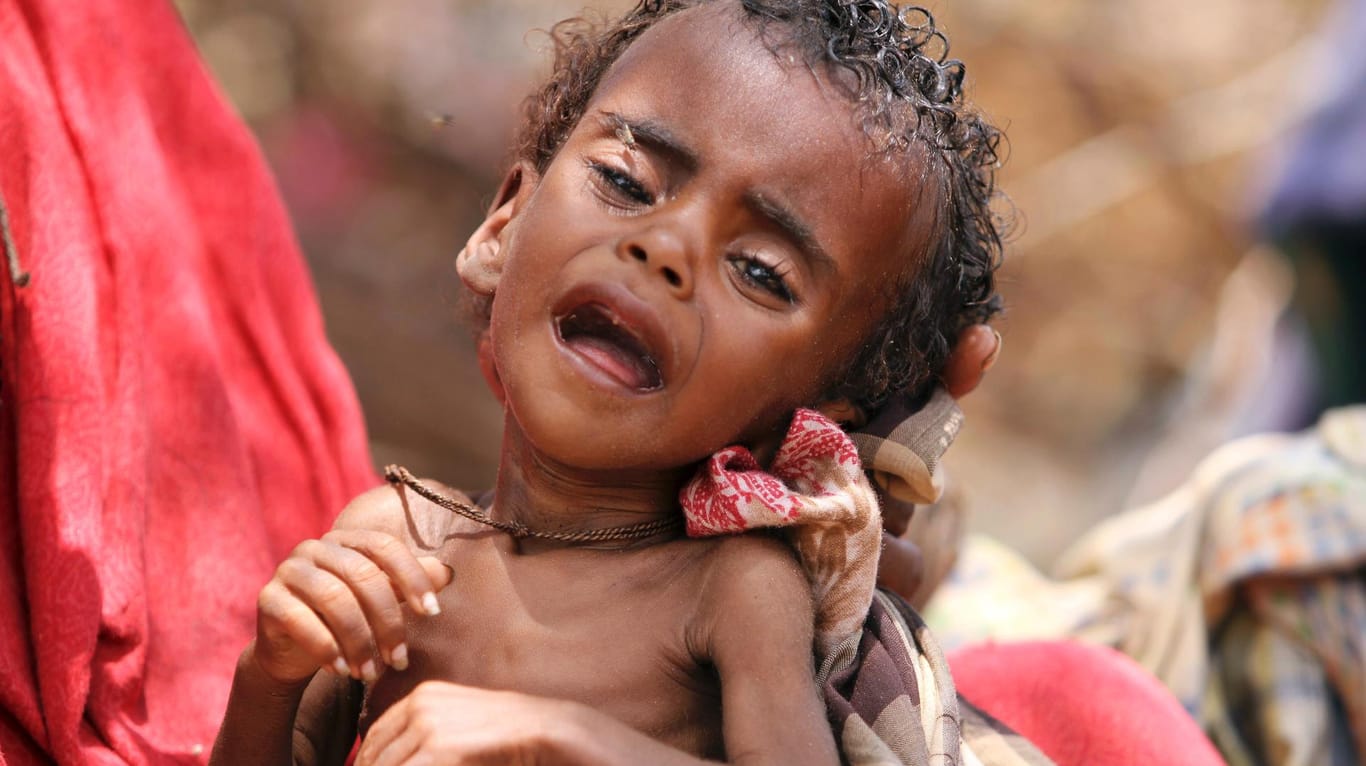 Vor allem in Afrika und Südasien sind Kinder von Armut und Tod bedroht.