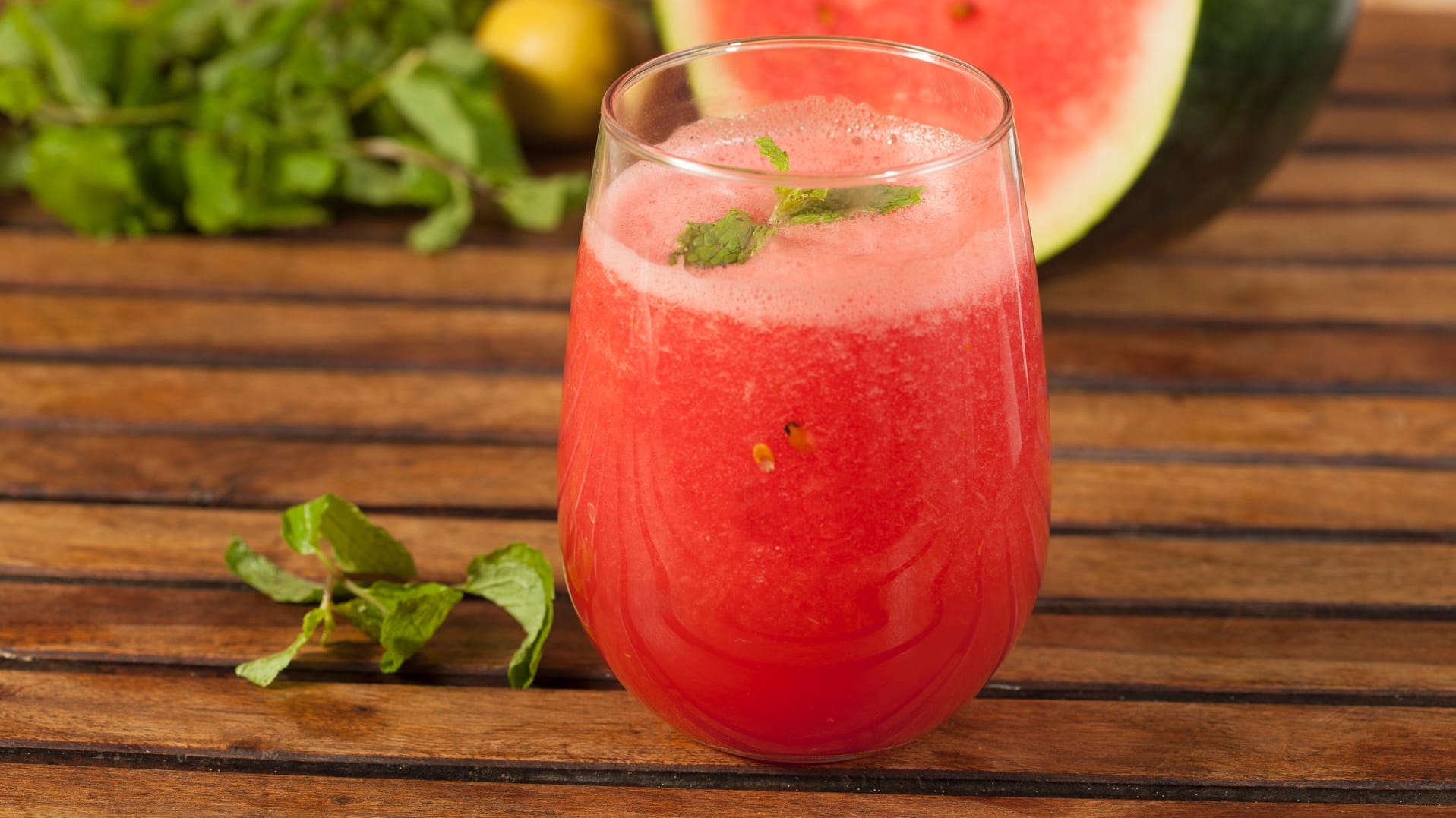 Wassermelonensaft ist besonders nahrhaft und kalorienarm.