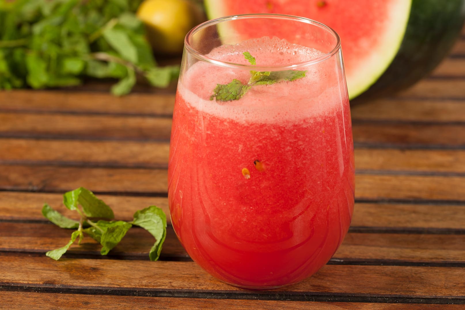 Wassermelonensaft ist besonders nahrhaft und kalorienarm.