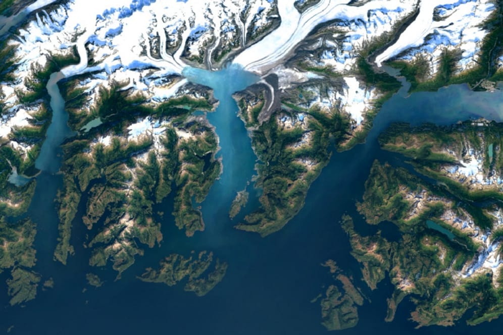 Der Columbia Gletscher in Alaska, aufgenommen von Landsat 8.