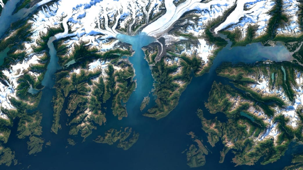 Der Columbia Gletscher in Alaska, aufgenommen von Landsat 8.