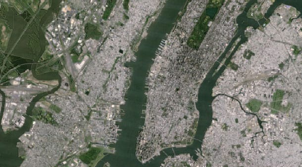Eine ältere Landsat 7-Aufnahme von New York in Google Earth (Quelle: Google).