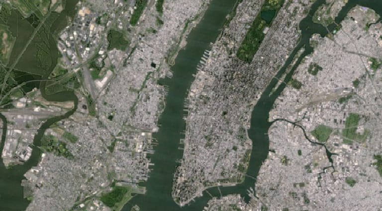 Eine ältere Landsat 7-Aufnahme von New York in Google Earth (Quelle: Google).