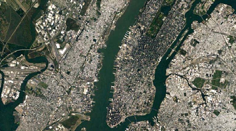 Eine neue Landsat 8-Aufnahme von New York City in Google Earth (Quelle: Google).