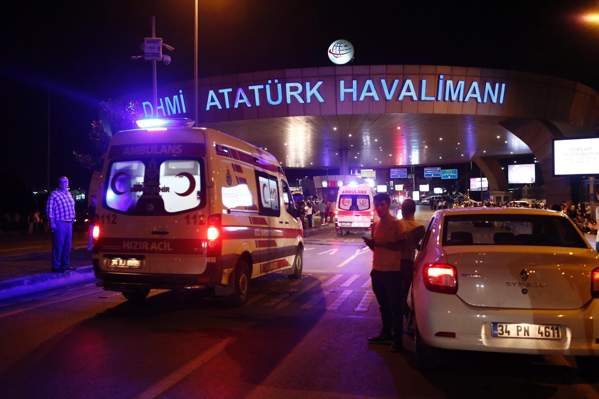 Bei dem Terroranschlag am Atatürk Flughafen in Istanbul hat zahlreiche Todesopfer gefordert. Bei dem Terroranschlag am Atatürk Flughafen in Istanbul sind 36 Menschen ums Leben gekommen, fast 150 wurden verletzt.