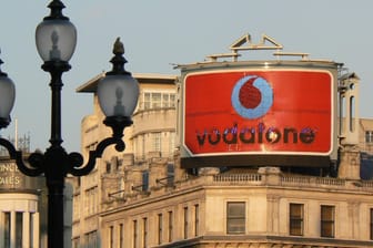 Vodaphone-Werbung am Picadilly Circus in London: Das Brexit-Votum treibt den Mobilfunker um.