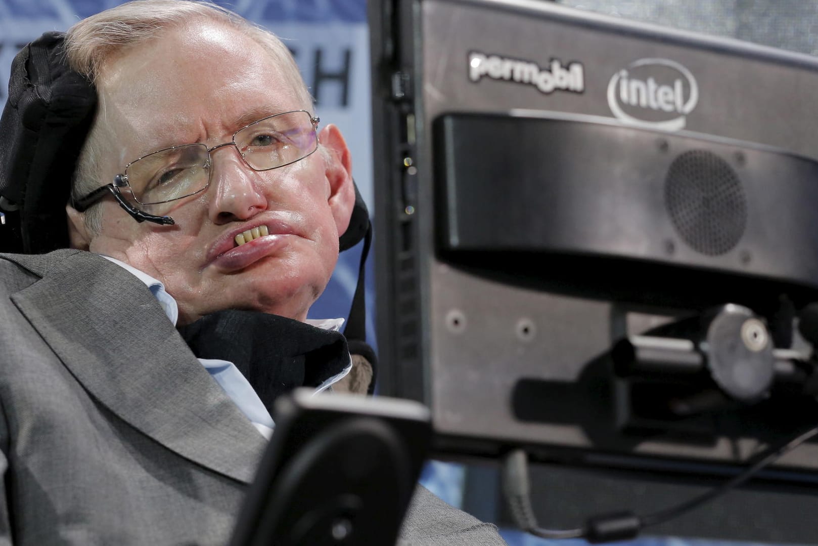 Der Physiker Stephan Hawking sorgt sich auch um die wachsende Überbevölkerung.