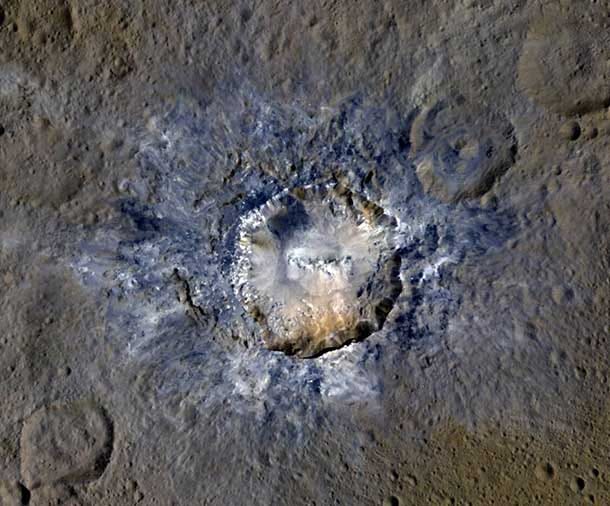 Der Occator-Krater auf dem Planeten Ceres.