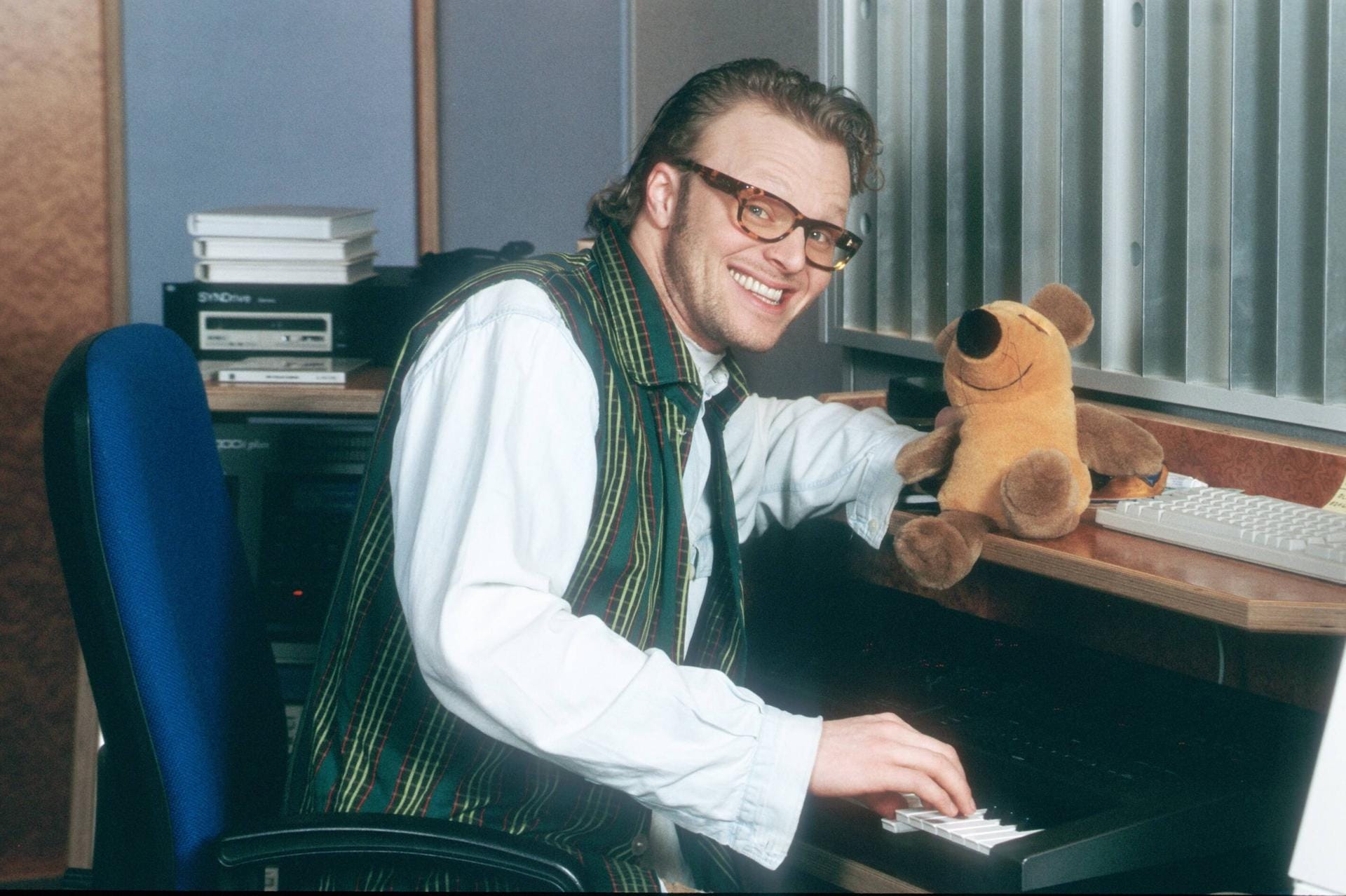 Stefan Raab: Er moderierte von 1993 bis 1998 die Viva-Sendung "Vivasion" und quälte schon damals mit Vorliebe seine Gäste.