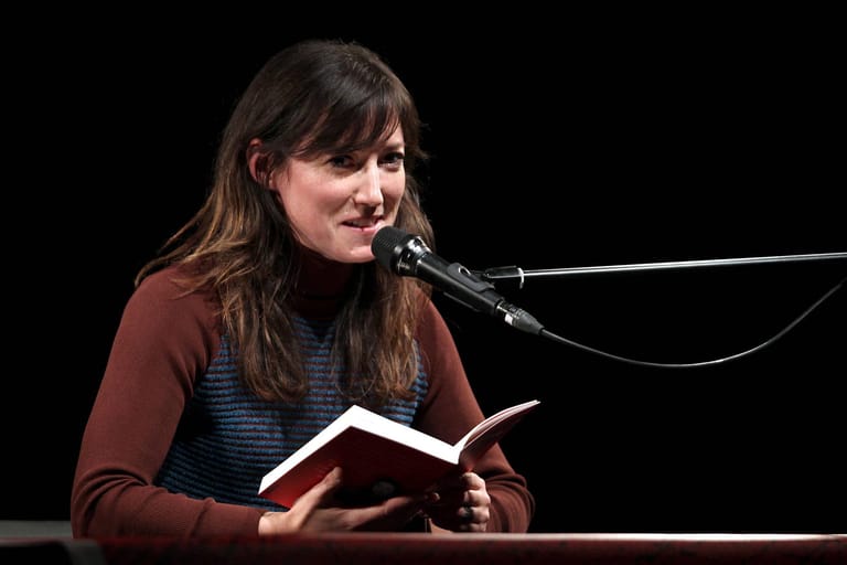 Charlotte Roche: Ihre Bücher "Feuchtgebiete" und "Schoßgebete" wurden zu Bestsellern. 2015 erschien ihr dritter Roman "Mädchen für alles". Als Moderatorin sorgte sie unter anderem mit der ZDFkultur-Talkshow "Roche & Böhmermann" (2012-13) für Aufsehen.