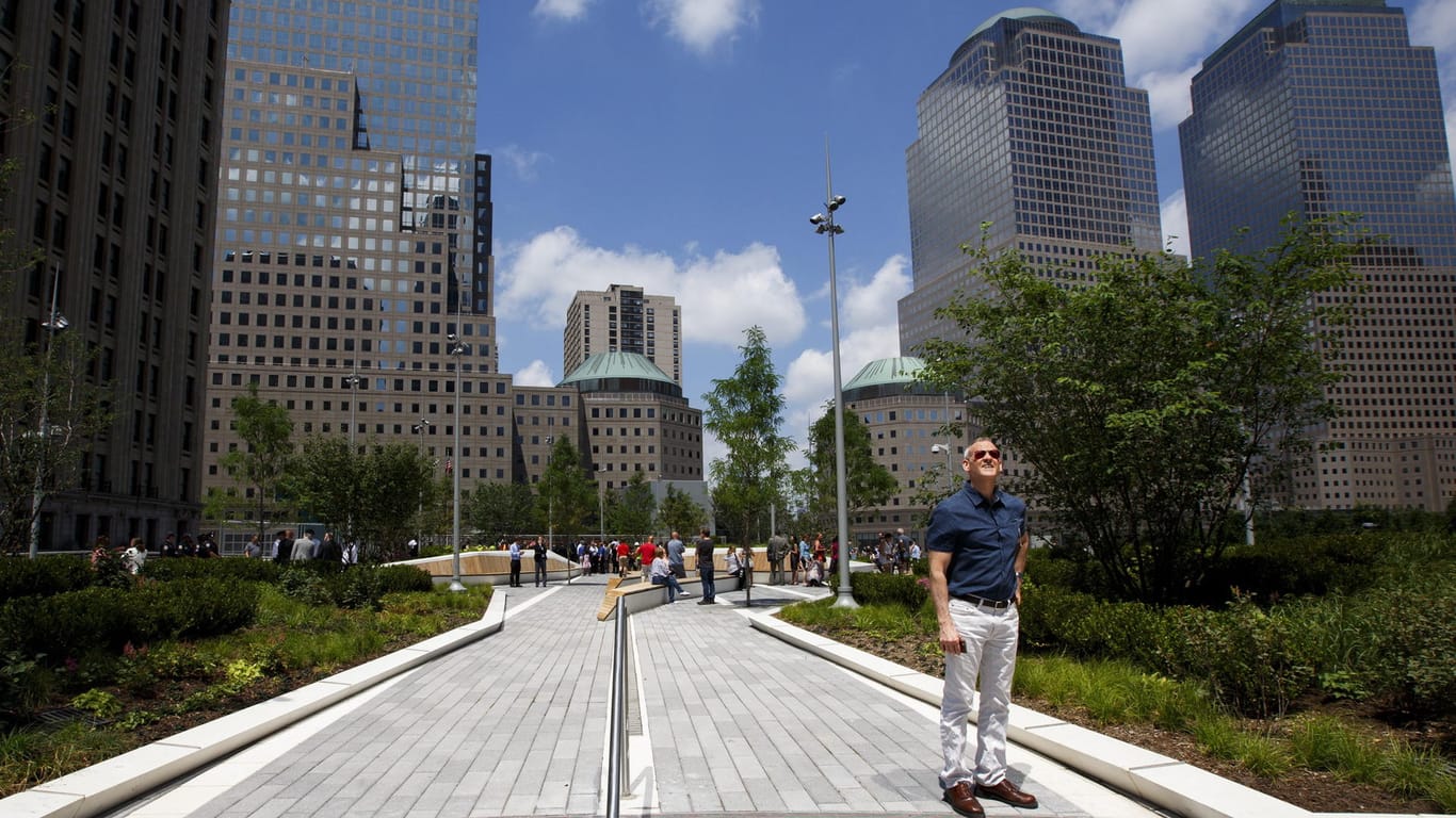 Der neue Liberty Park in New York liegt über Straßenlevel.