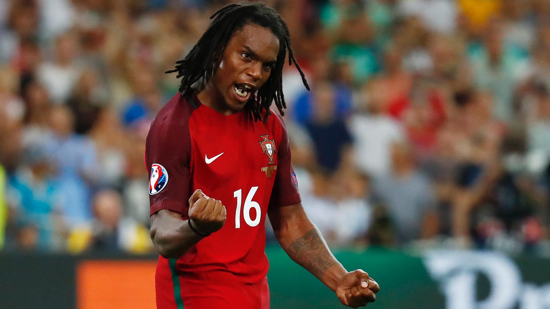 Renato Sanches bejubelt seinen verwandelten Elfmeter gegen Polen,
