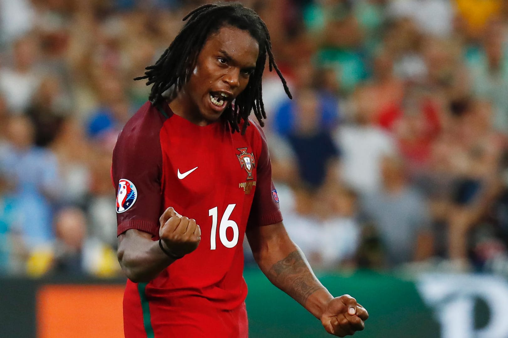 Renato Sanches bejubelt seinen verwandelten Elfmeter gegen Polen,