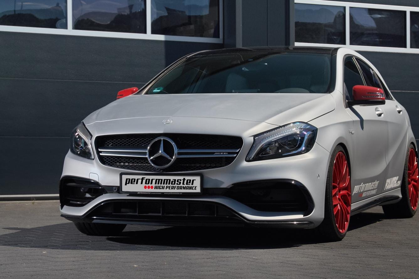 Perfommaster entlockt dem Mercedes-AMG A 45 über 400 PS.