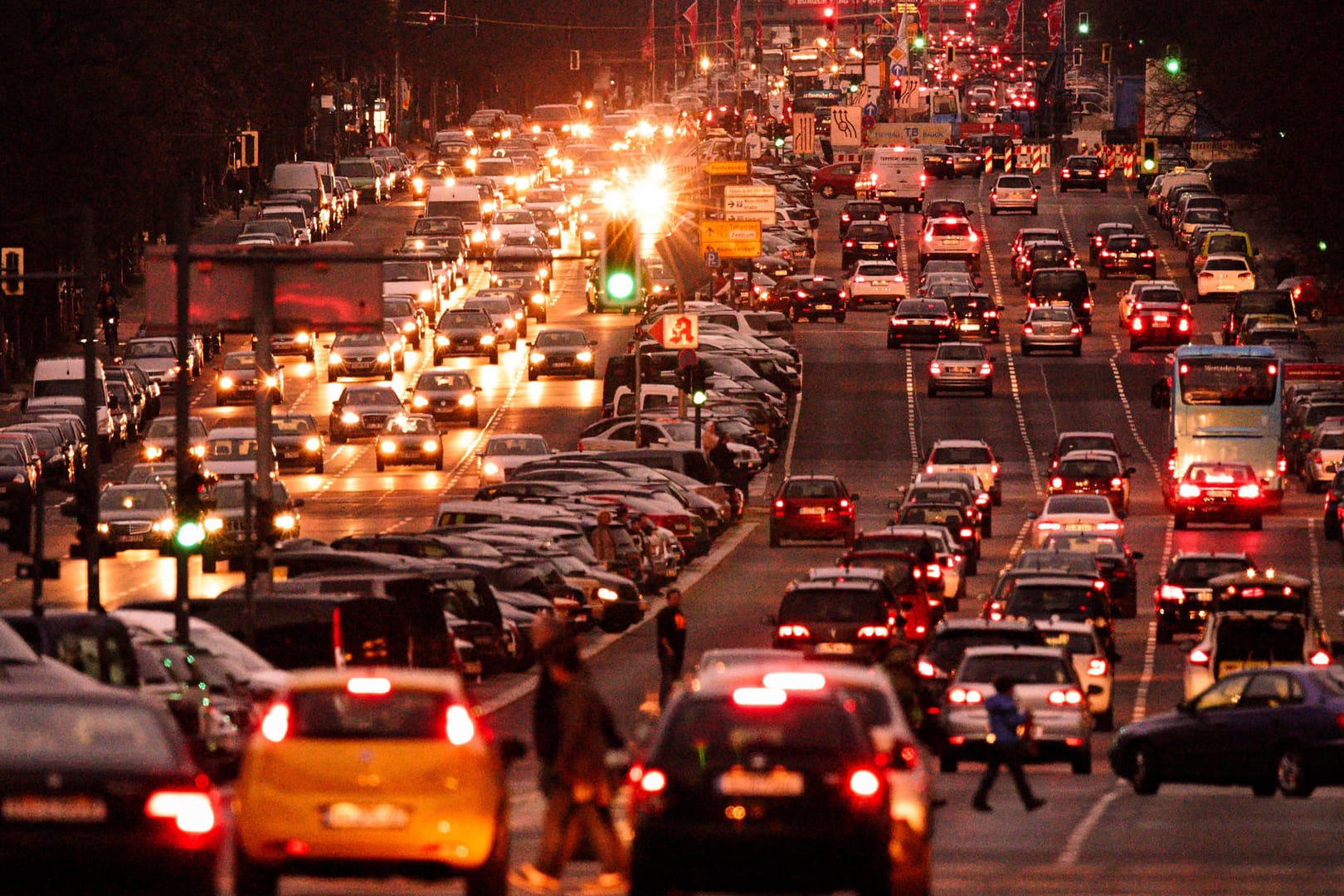 Auf deutschen Straßen verkehren immer mehr Diesel-Fahrzeuge.