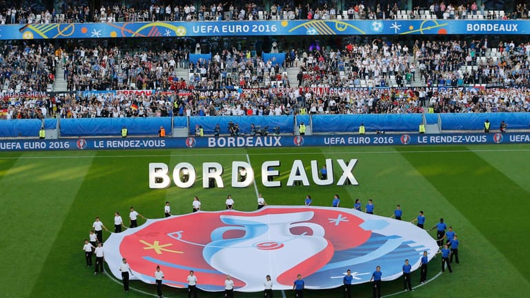 Herzlich Willkommen zum großen Viertelfinal-Duell zwischen Weltmeister Deutschland und Angstgegner Italien im Stade de Bordeaux!