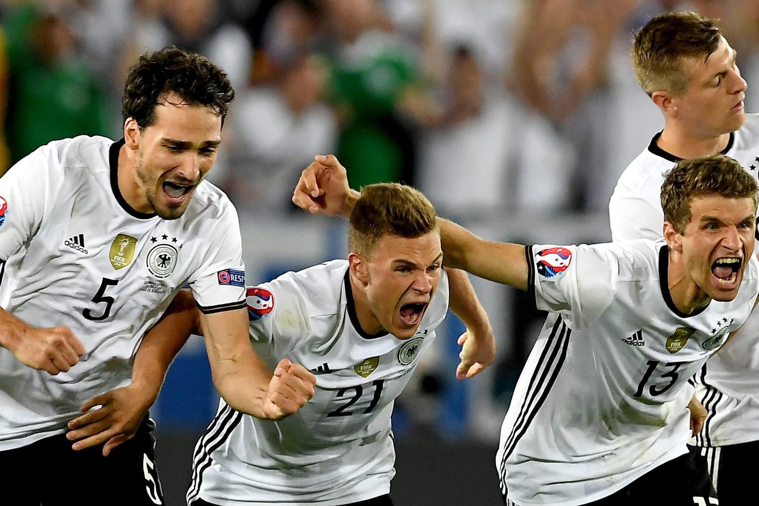 Kollektiver Jubel: Deutschland steht im EM-Halbfinale!