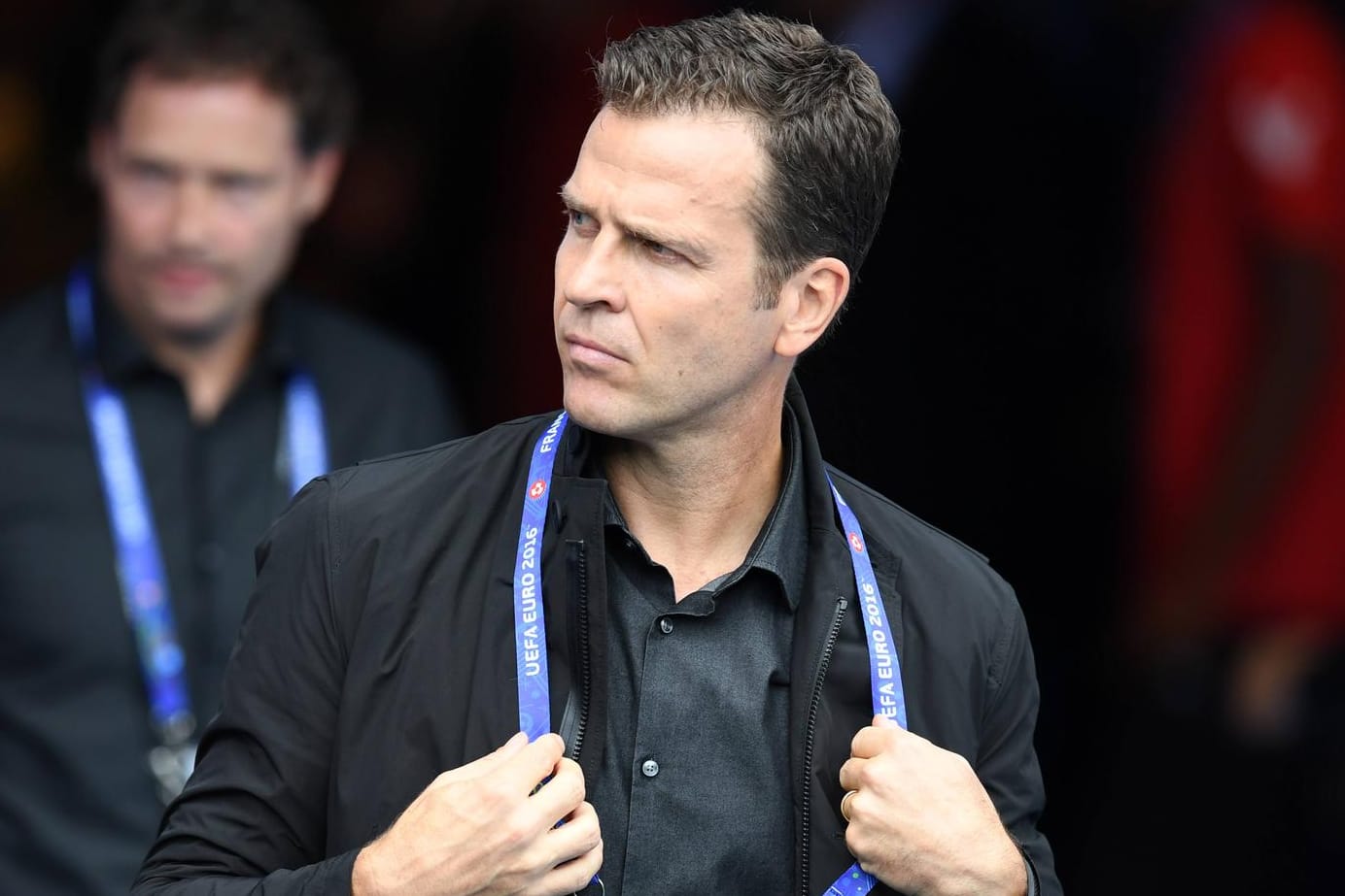 DFB-Teammanager Oliver Bierhoff watscht Mehmet Scholl verbal ab.