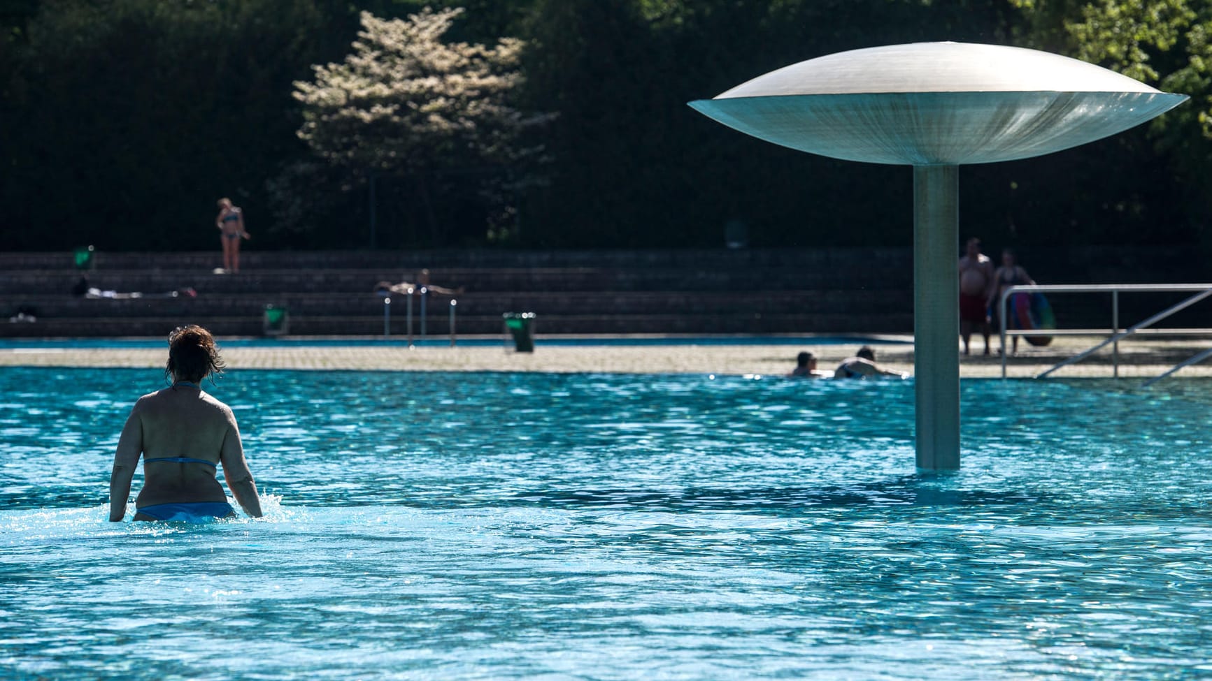 Schwimmbad (Symbolfoto): In Düsseldorfer Bädern kommt es immer wieder zu sexuellen Übergriffen.