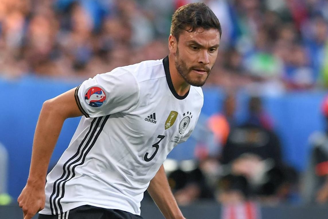 Deutschlands Linksverteidiger Jonas Hector steht auf dem Wunschzettel mehrerer Top-Klubs.
