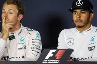 Nico Rosberg (links) und Weltmeister Lewis Hamilton können sich bei Mercedes nicht mehr viel erlauben.