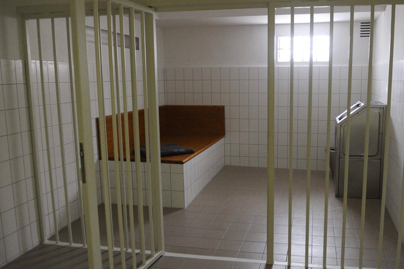 Eine Arrestzelle ist eher ungemütlich. (Symbolfoto)