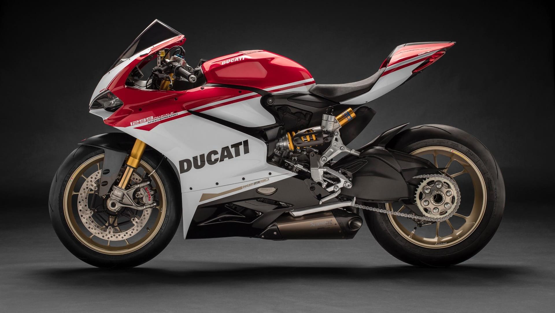 Ducati bringt zum Firmenjubiläum mit der Ducati 1299 Panigale S Anniversario ein exklusives Sondermodell. Ducati bringt zum Firmenjubiläum mit der Ducati 1299 Panigale S Anniversario ein exklusives Sondermodell.