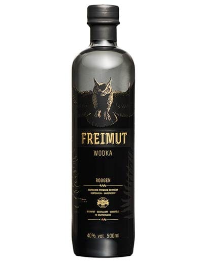 Idealerweise wählt man einen kräftigen Wodka auf Roggenbasis - sie sind milder und weniger süß als Wodka aus Kartoffeln. Zum Beispiel den deutschen "Freimut Wodka" (etwa 31,80 Euro).