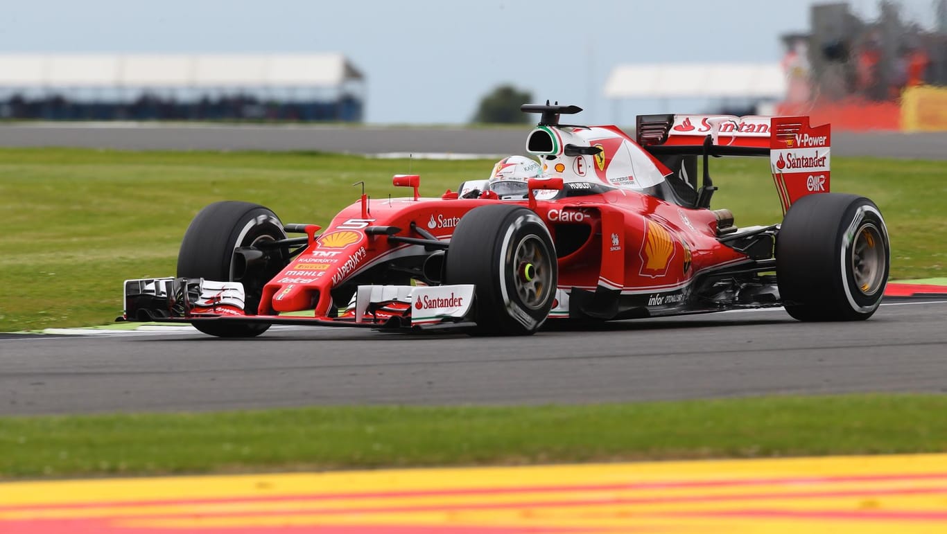 Am Ferrari von Sebastian Vettel musste erneut das Getriebe gewechselt werden.