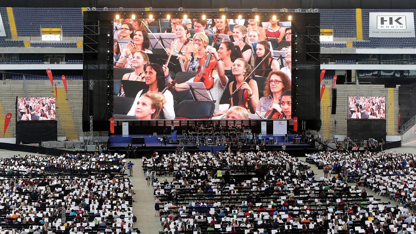 Riesen-Orchester spielt für den Weltrekord - hier bei der Generalprobe.