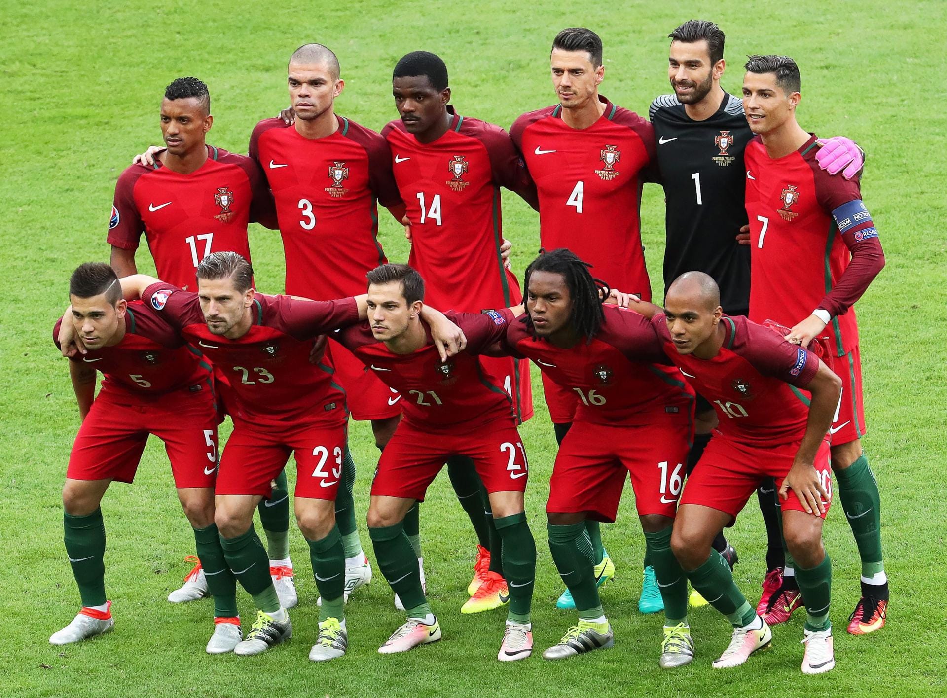 Portugal stand letztmals 2004 im EM-Finale, damals verloren die Iberer im eigenen Land gegen Griechenland. Jetzt soll die Krönung für Cristiano Ronaldo folgen.