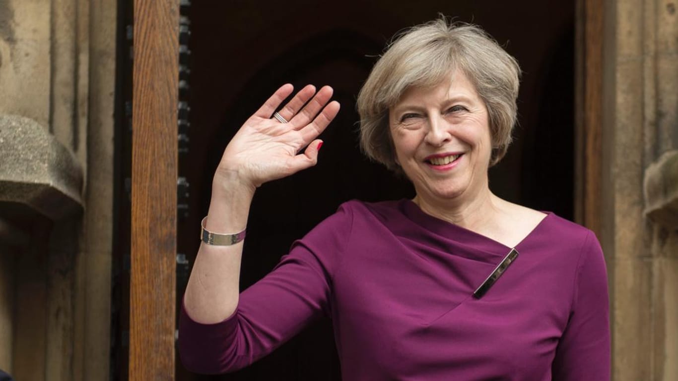 Theresa May zieht bald in die Downing Street Nummer 10 ein.