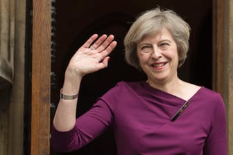 Theresa May zieht bald in die Downing Street Nummer 10 ein.