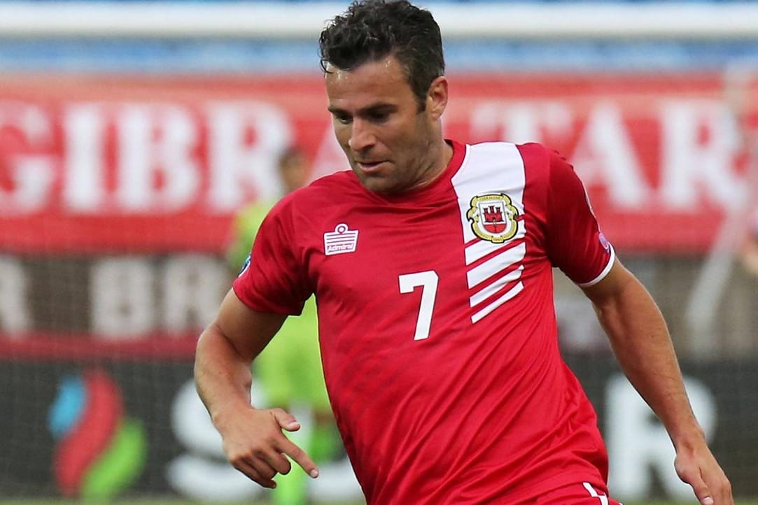 Lee Casciaro, hier im Trikot der Nationalmannschaft Gibraltars gegen Deutschland.