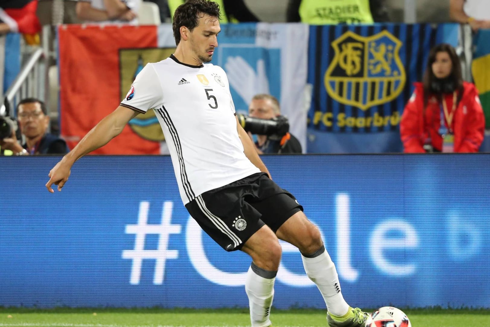 Mats Hummels, hier bei der EM, will mit den Bayern die Königsklasse gewinnen.