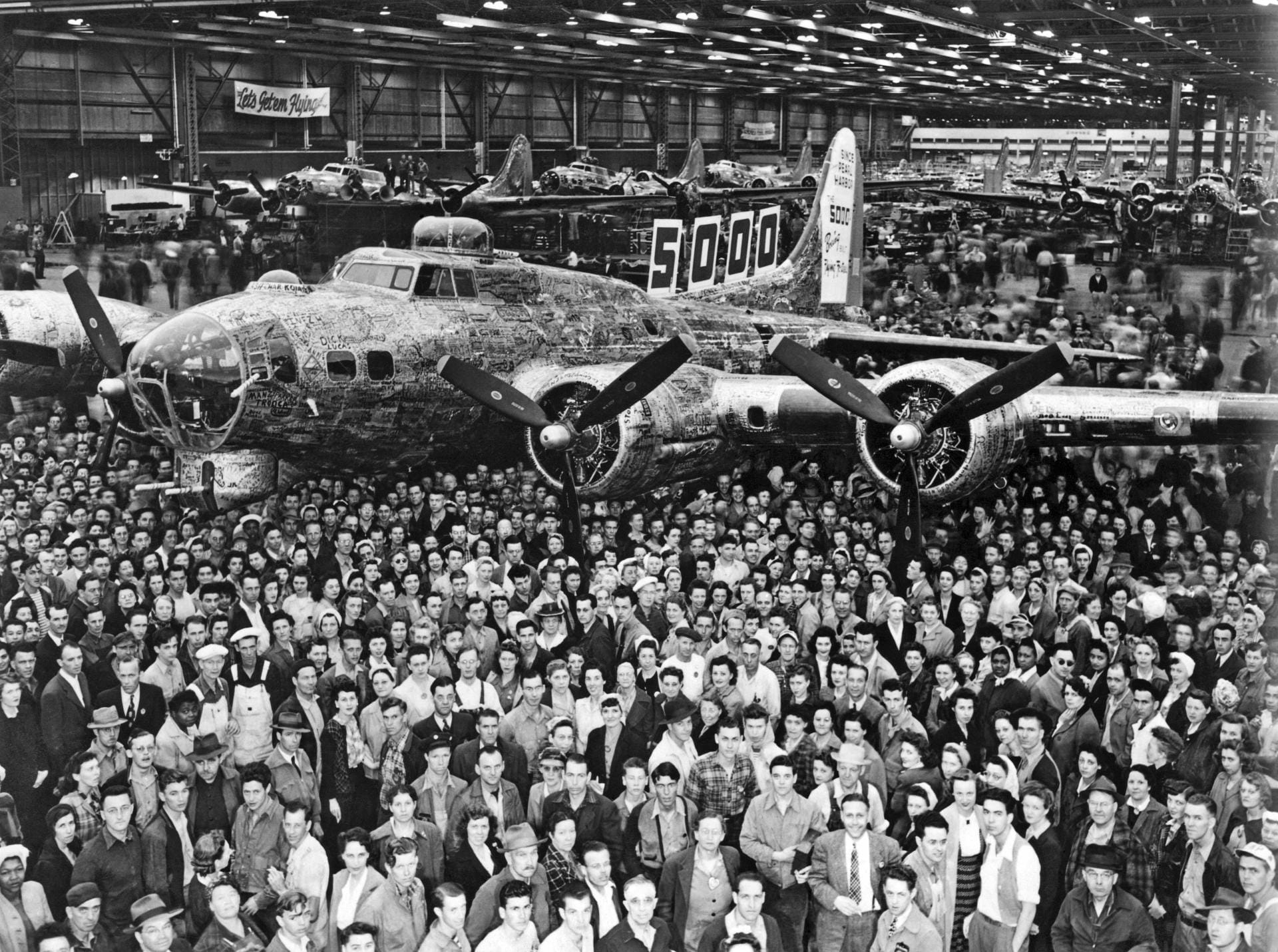 Vor allem Militärmaschinen trugen zum frühen Erfolg von Boeing bei, wie etwa die Boeing B-17 aus den 40-er-Jahren.