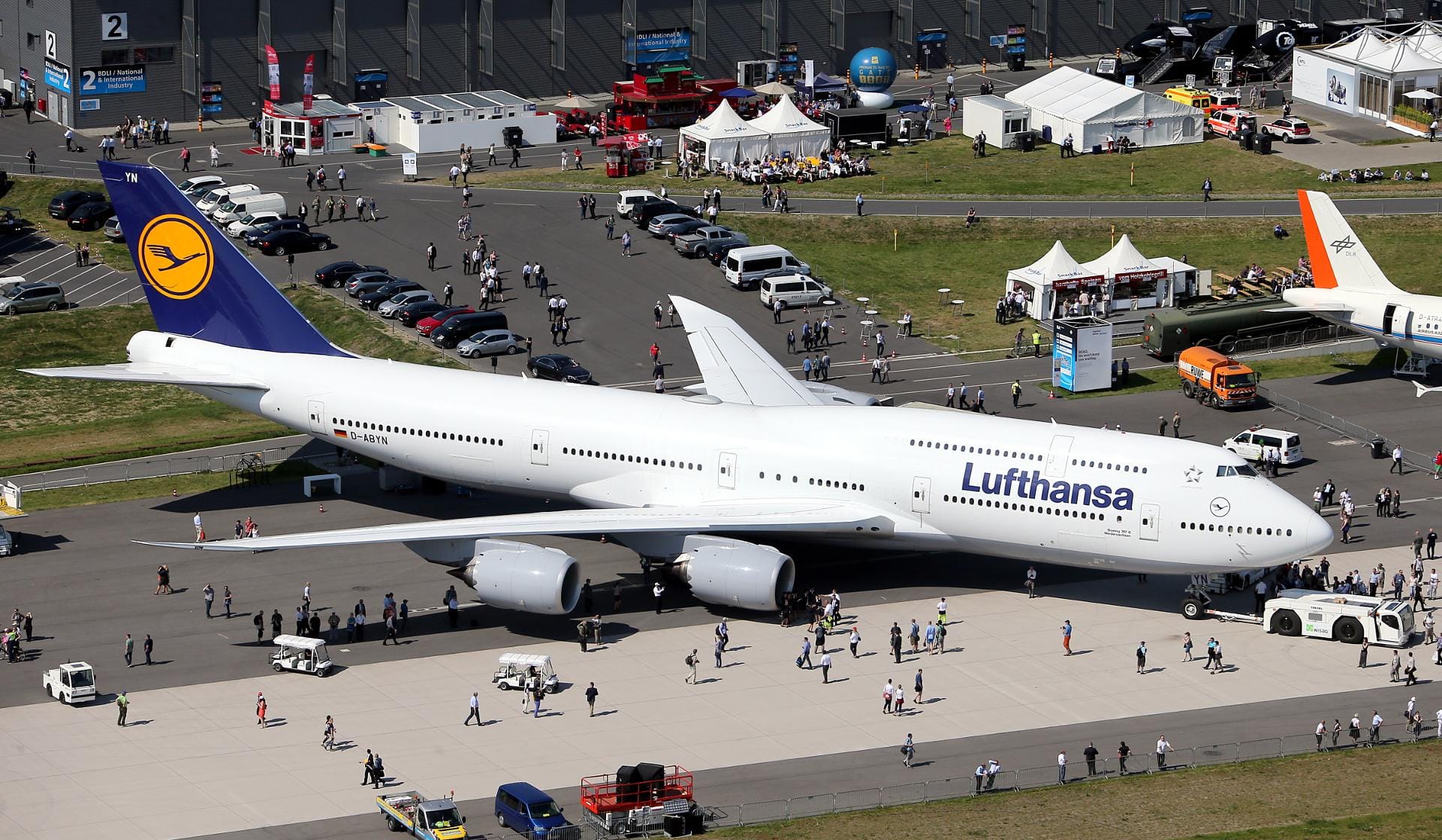 Bis heute werden die Jumbojets gebaut. Hier sehen Sie eine 747-8 der Lufthansa aus dem Jahr 2014.