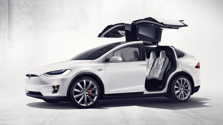 Tesla Model X: Elektro-Crossover bekommt eine neue Basisversion.