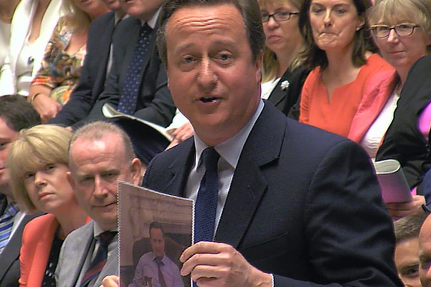 Bei seiner letzten Fragestunde als Premierminister im Parlament wartete David Cameron auch mit einer Liebeserklärung an Kater Larry auf.