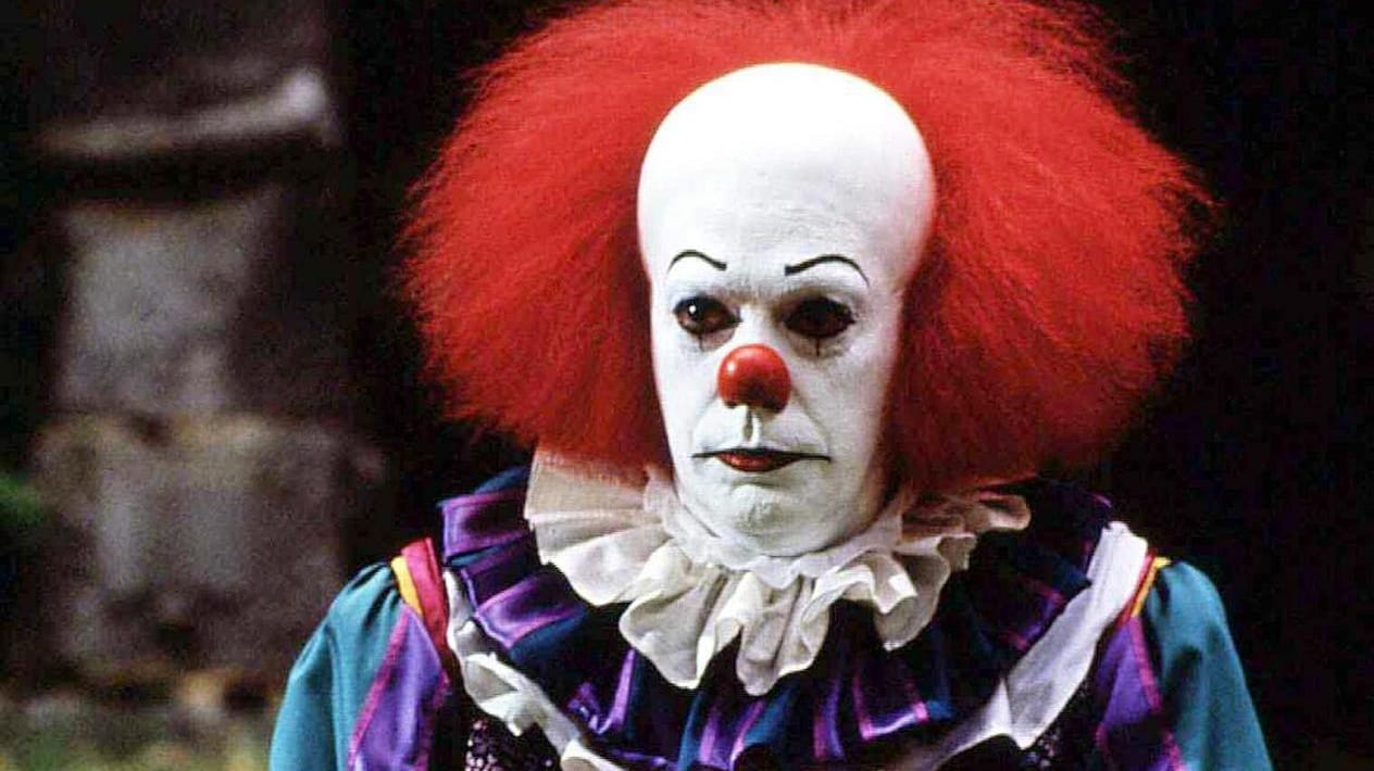 Tim Curry als Pennywise in "Es" aus dem Jahr 1990.