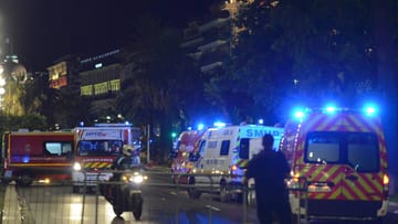 Attentat von Nizza: Rettungskräfte am Ort des Geschehens