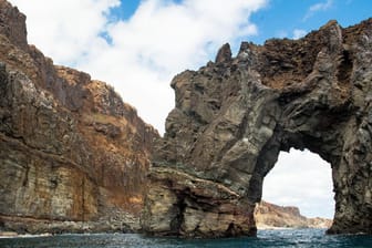 Die Insel Cabo Pearce Socorro, die ein Teil der Revillagigedo-Inselgruppe in Mexiko ist. Die Inselgruppe steht nun auf der Welterbeliste.