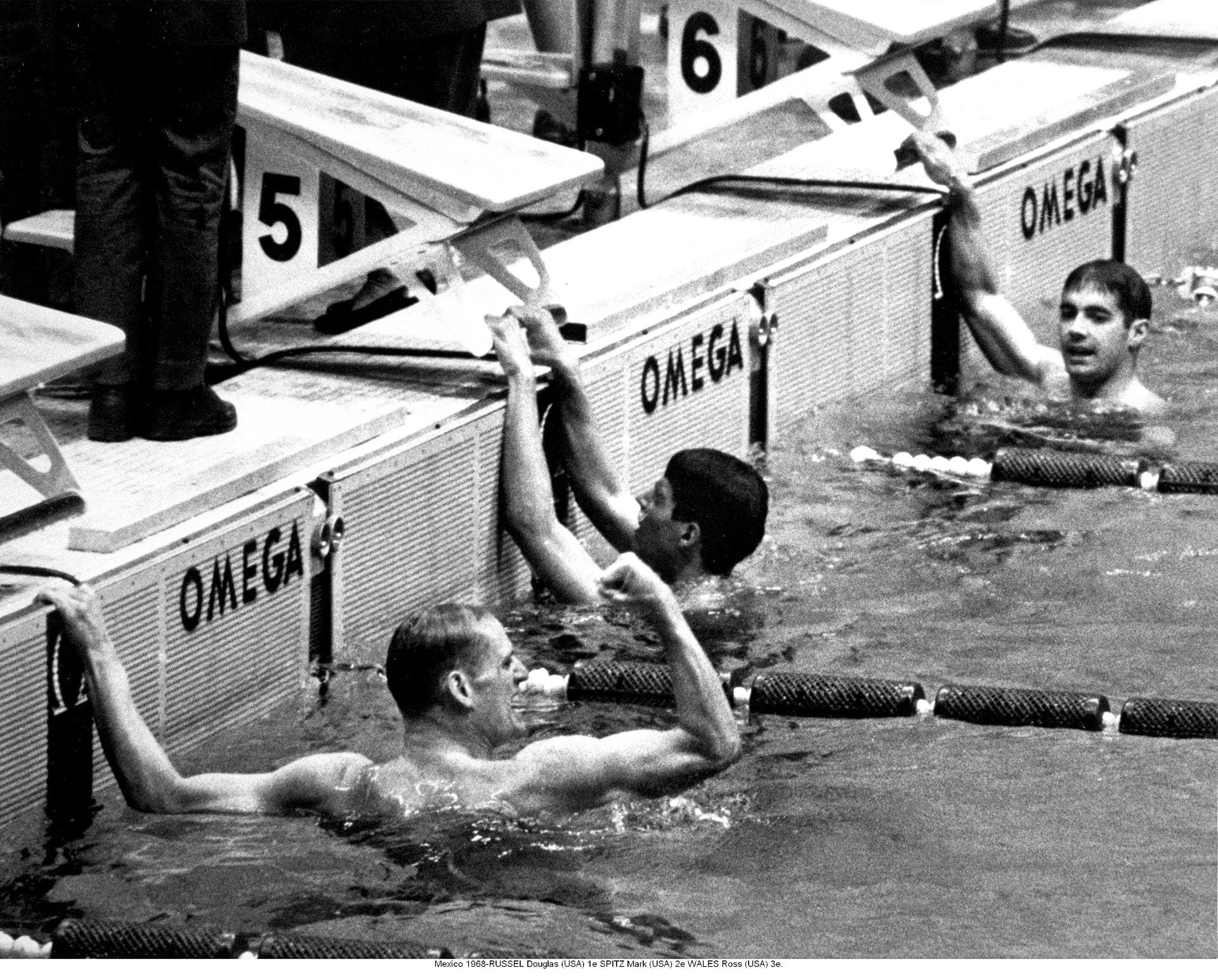 Ein Highlight in der Zeitmessung bei Olympia waren die Touchpads mit denen Schwimmer im Ziel die Zeitmessung auslösten. 1968 erfolgte der erste Einsatz bei Olympia.