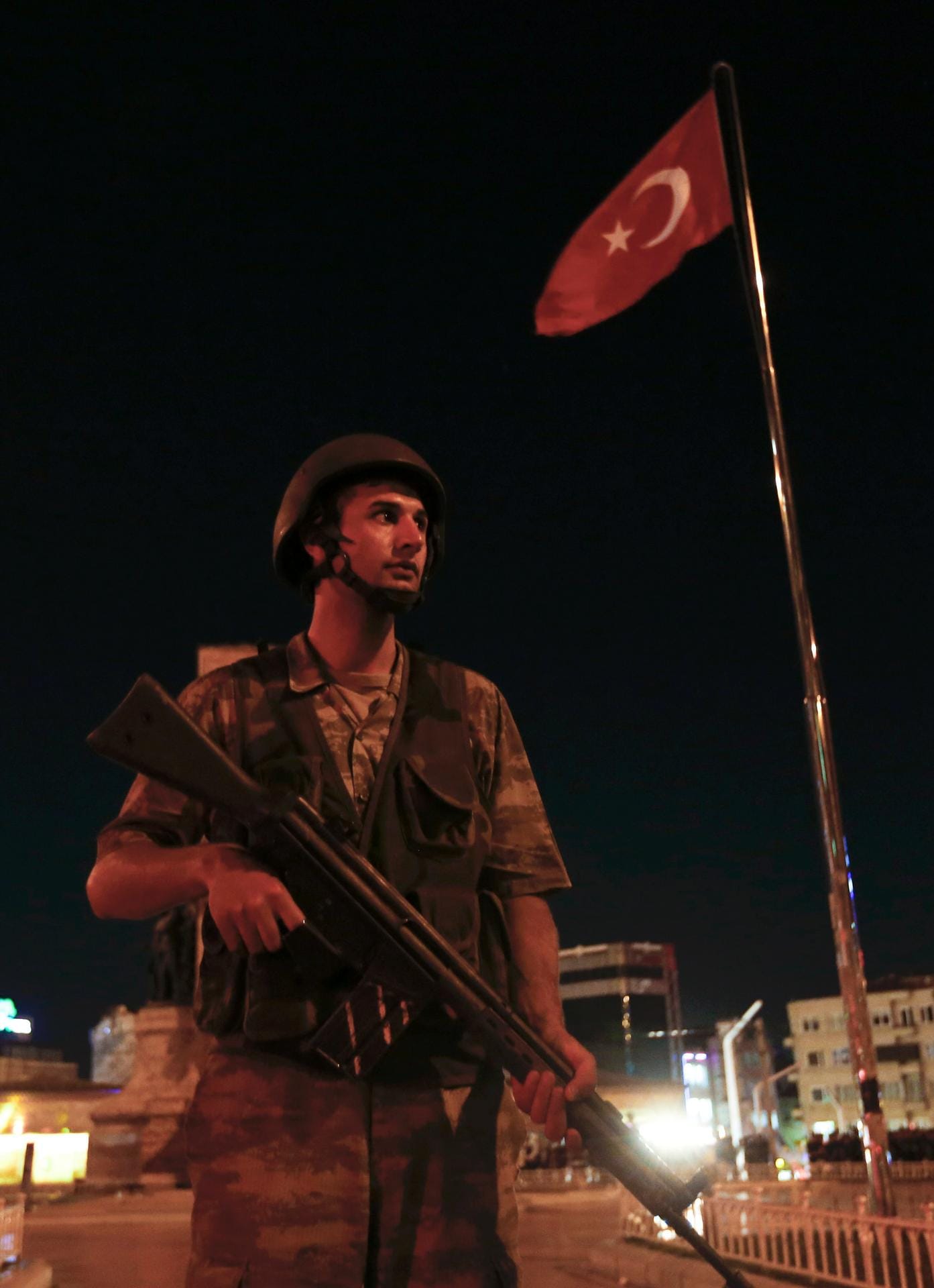 In der Türkei haben Teile des Militärs in der Nacht zum Samstag einen Putschversuch unternommen.