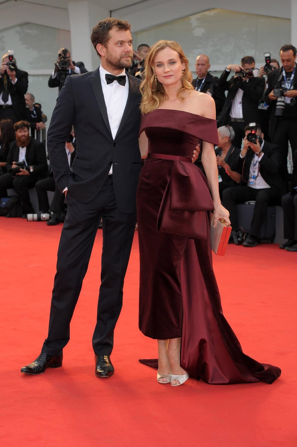 Zehn Jahre lang waren sie ein Paar, nun ist alles aus: Die Schauspielerkollegen Diane Kruger und Joshua Jackson haben sich getrennt. Das bestätigten Sprecher der beiden am 18. Juli gegenüber dem "People"-Magazin.